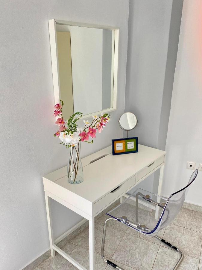 Paraskevi'S Apt - City Center W/ Lovely Park View Rhodes City Exterior photo
